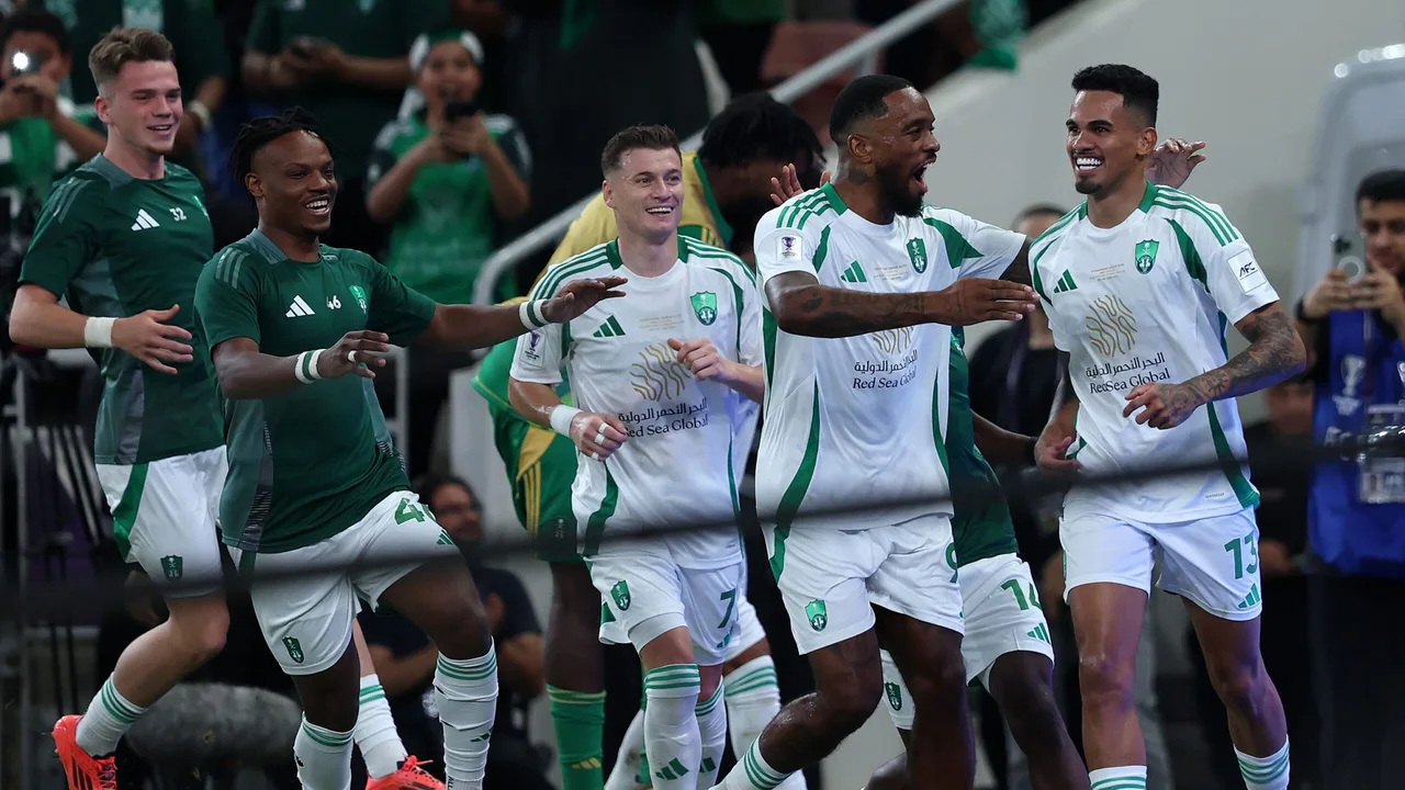 أهلي جدة يتربص بالدحيل المترنح والهلال في اختبار صعب أمام ناساف